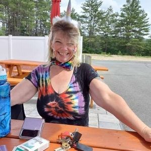 Meet your Posher, Leslie